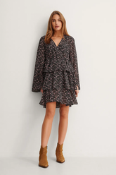 Stylish Black Floral Print Crepe Kimono Dress with Layered Flounce