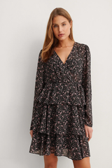 Stylish Black Floral Print Crepe Kimono Dress with Layered Flounce