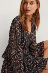 Stylish Black Floral Print Crepe Kimono Dress with Layered Flounce