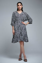 Black & White Poly Crepe V Neck Regular Sleeve Spiral Print Knee Length Dress