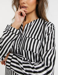 Black & White Stripes Printed Lounge Wear.