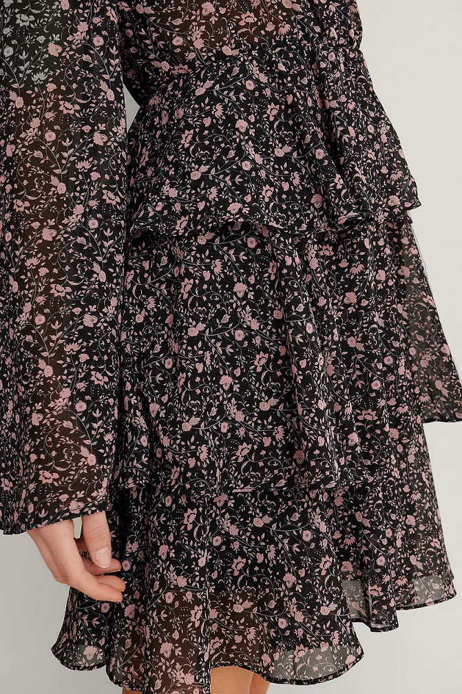Stylish Black Floral Print Crepe Kimono Dress with Layered Flounce