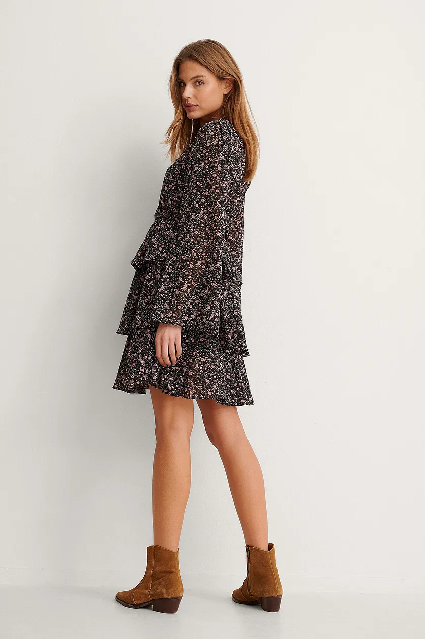 Stylish Black Floral Print Crepe Kimono Dress with Layered Flounce