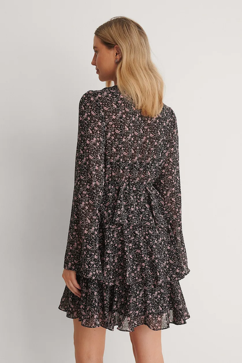 Stylish Black Floral Print Crepe Kimono Dress with Layered Flounce