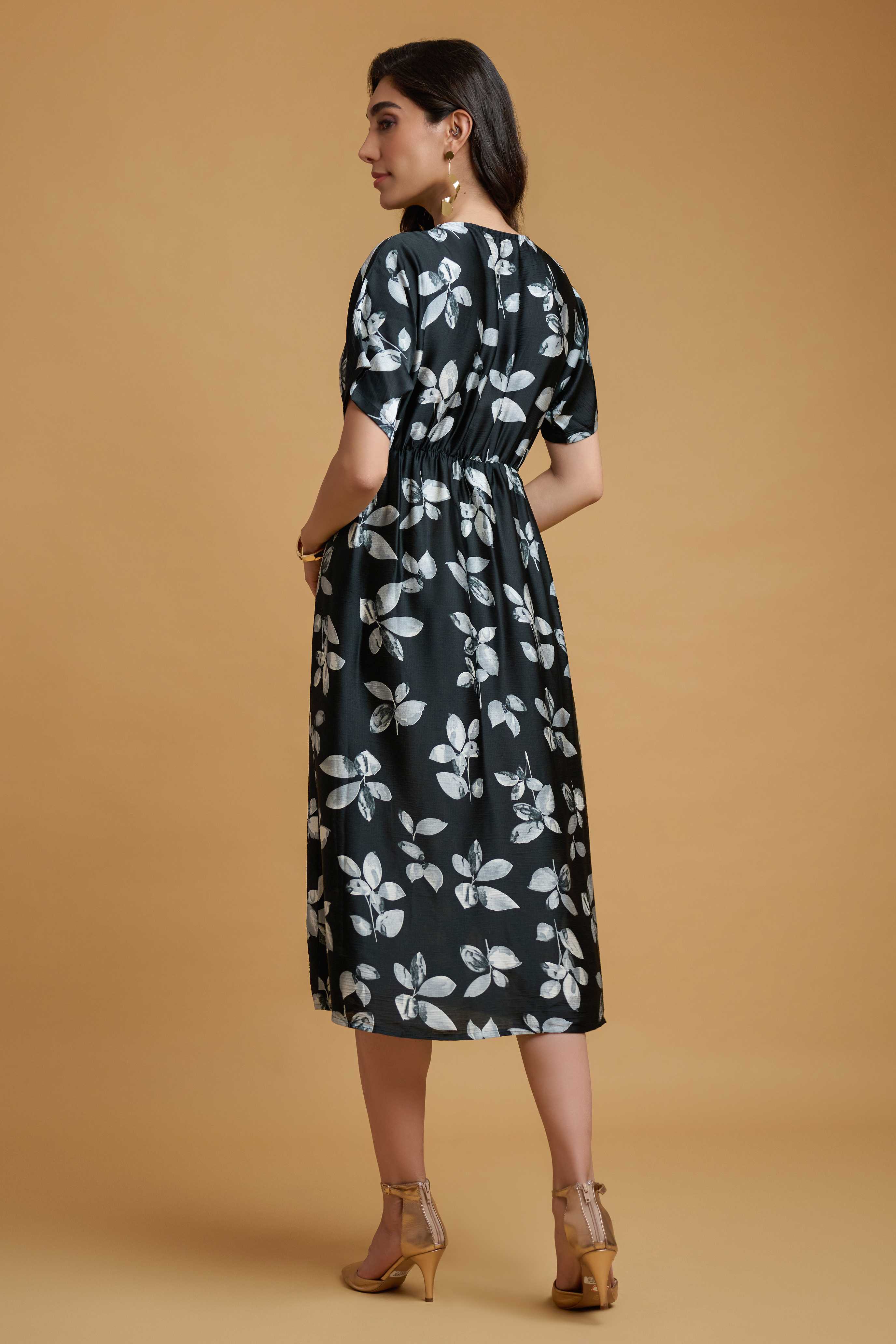Black Georgette Satin V Neck Regular Sleeve Leaf Print Calf Length Dress